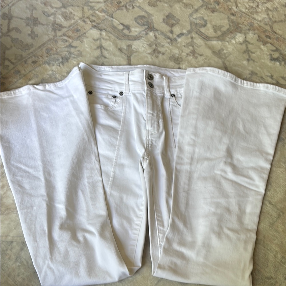 American Eagle Outfitters White Flare & Wide Leg Jeans